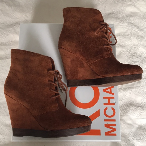 Kors Michael Kors Lace up Wedge Ankle Boot - Picture 3 of 17